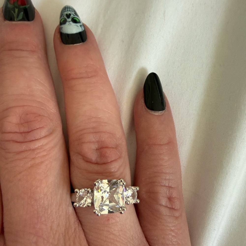 Elegant 925 Silver Women's Ring - Picture 10 of 11